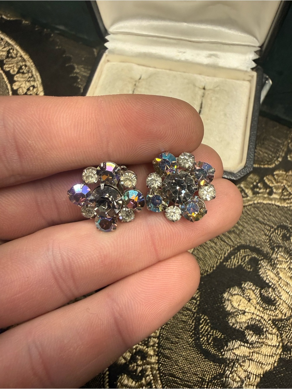 VTG Weiss Grey & Clear R.S. Aurora Borealis Clip On Earrings - Picture 7 of 7